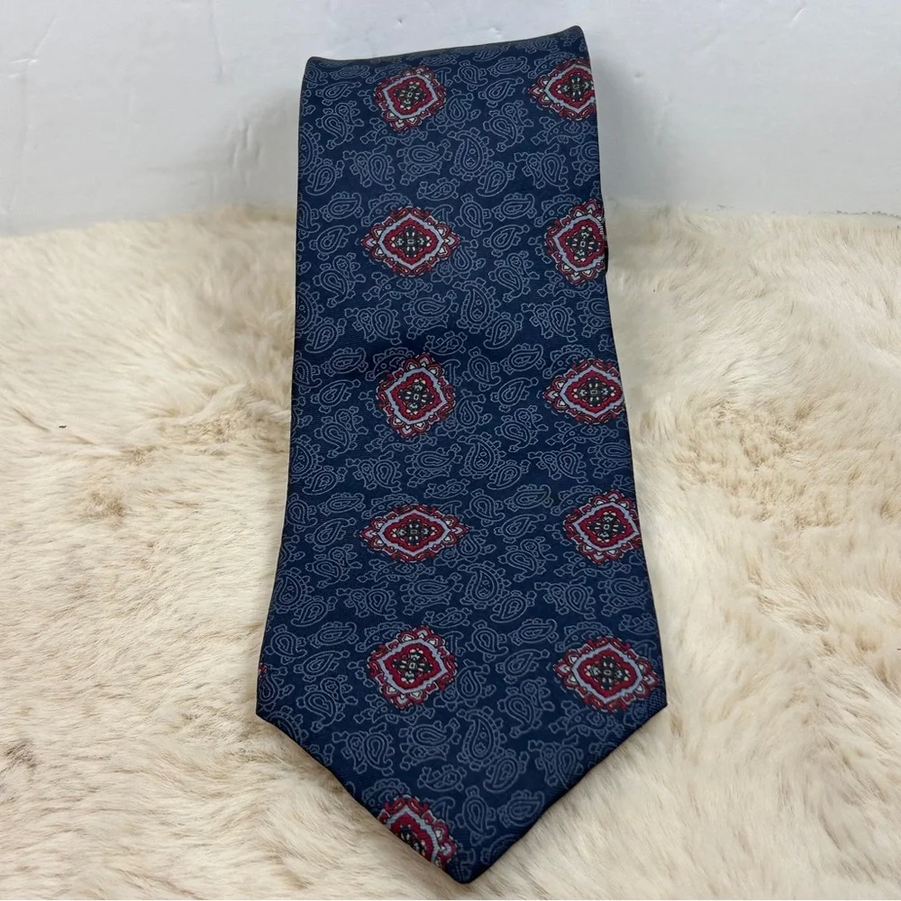 Classic Blue‎ and Red Silk Tie with Medallion Pattern